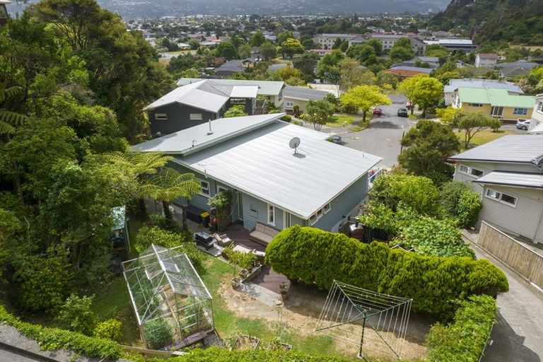 Photo of property in 8 Volkner Grove, Waterloo, Lower Hutt, 5011