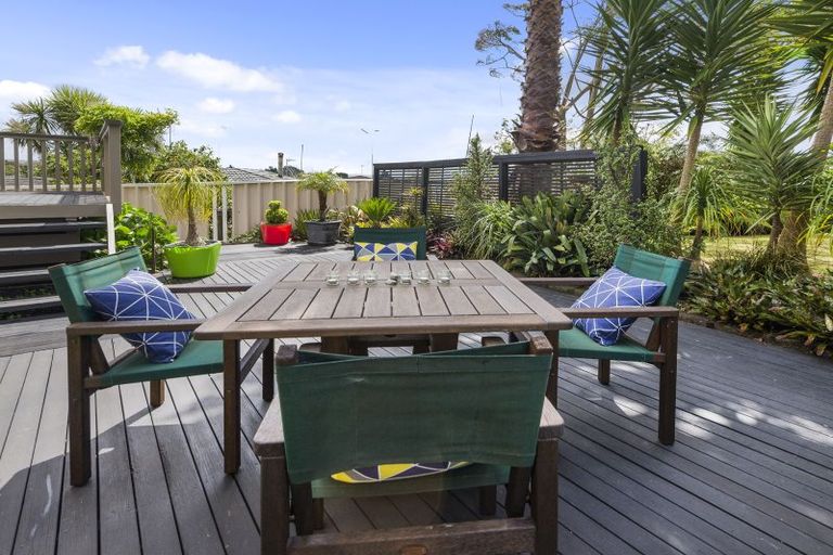 Photo of property in 62 Hamilton Drive, Waiuku, 2123