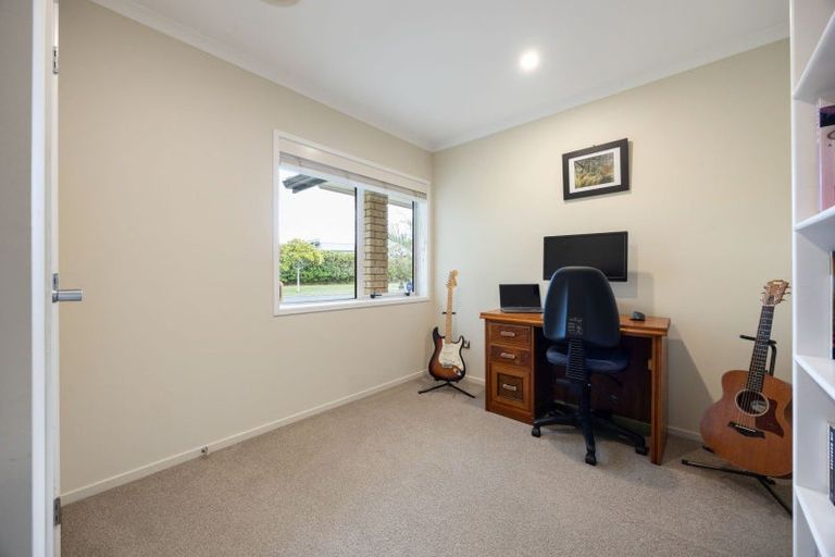 Photo of property in 37 Te Huia Drive, Flagstaff, Hamilton, 3210