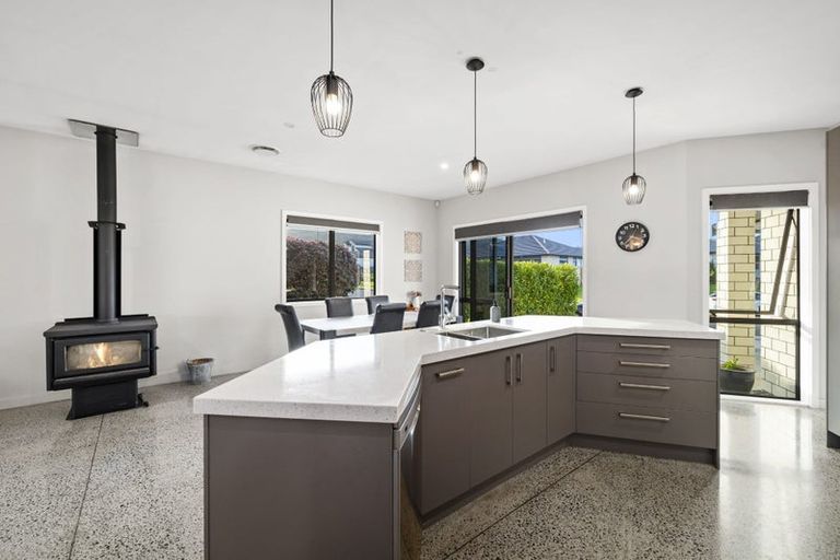 Photo of property in 14 Hamon Place, Pukehangi, Rotorua, 3015