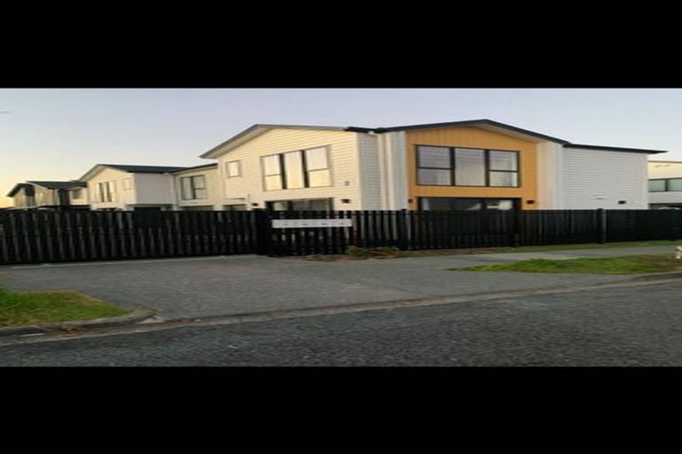 Photo of property in 8 Tiraumea Drive, Pakuranga, Auckland, 2010