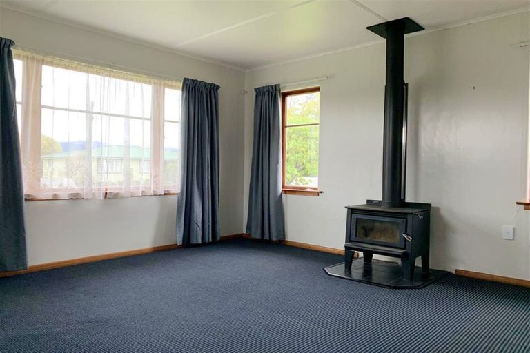 Photo of property in 12 Barrett Place, Carterton, 5713