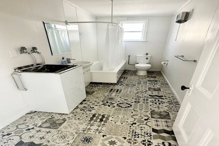 Photo of property in 23 Royal Crescent, Saint Kilda, Dunedin, 9012