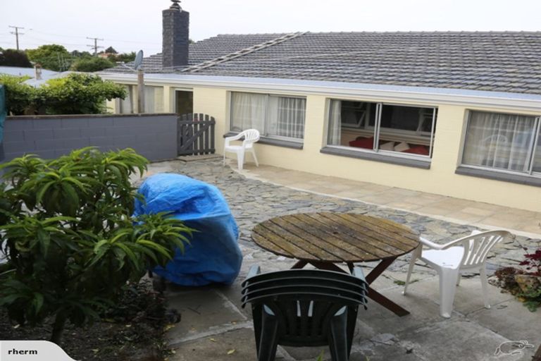 Photo of property in 2 Cambridge Place, Holmes Hill, Oamaru, 9401