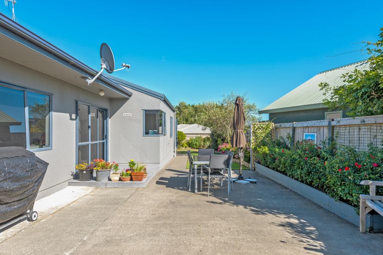 Photo of property in 3 Abby Road, Fitzherbert, Palmerston North, 4410