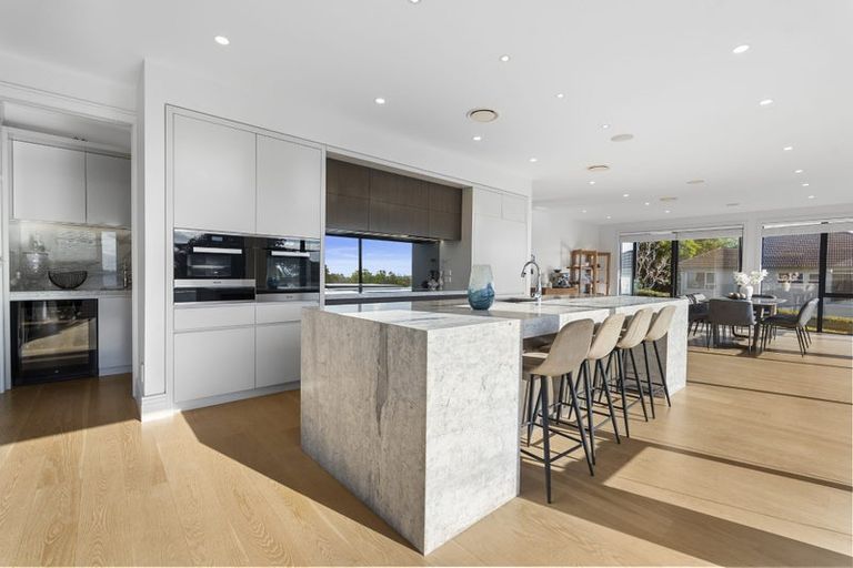 Photo of property in 37 Lake Pupuke Drive, Takapuna, Auckland, 0622
