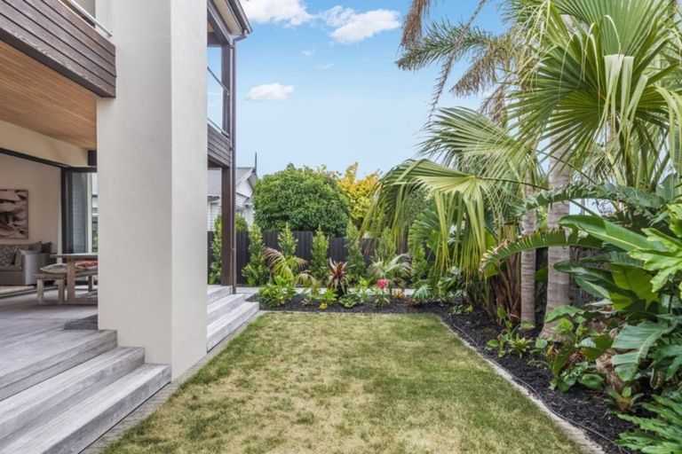 Photo of property in 46 St Michaels Avenue, Point Chevalier, Auckland, 1022