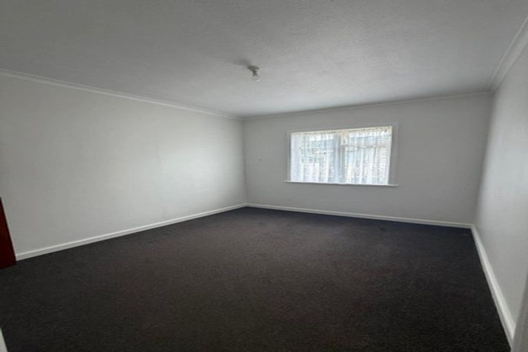 Photo of property in 15 Gibbs Crescent, Wainuiomata, Lower Hutt, 5014