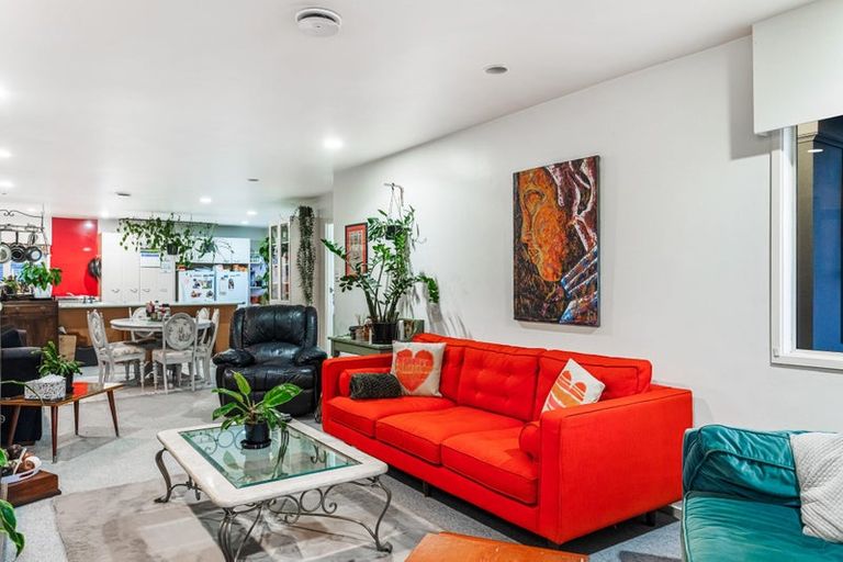 Photo of property in 5 Sumich Place, West Harbour, Auckland, 0618