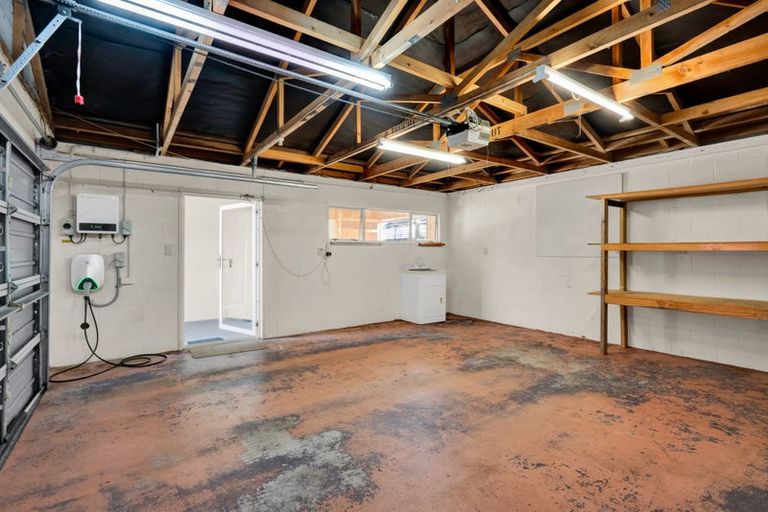 Photo of property in 363b Mangorei Road, Merrilands, New Plymouth, 4312