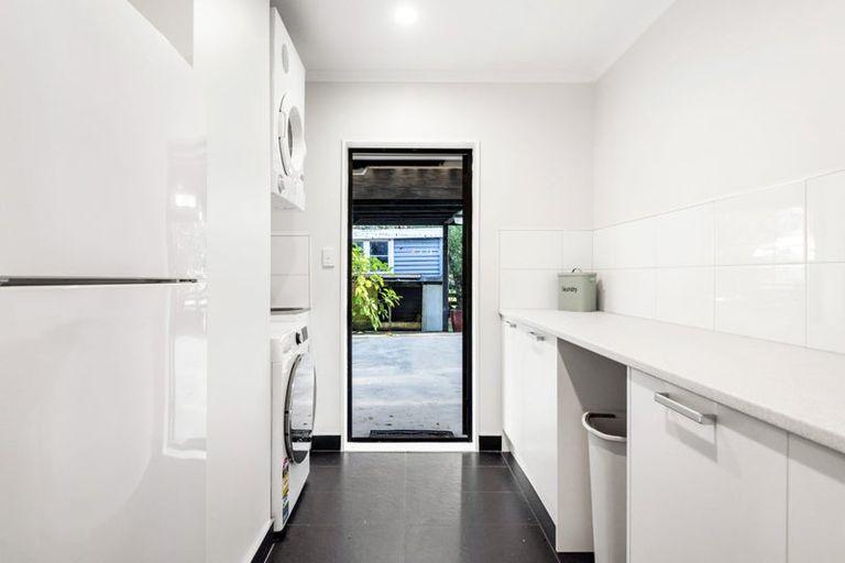 Photo of property in 1343 Kahikatea Flat Road, Kaukapakapa, 0871