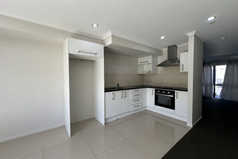 Photo of property in 9/4 Wallson Crescent, Wiri, Auckland, 2104