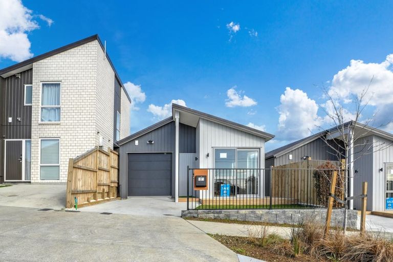 Photo of property in 37 Horokaka Street, Massey, 0614