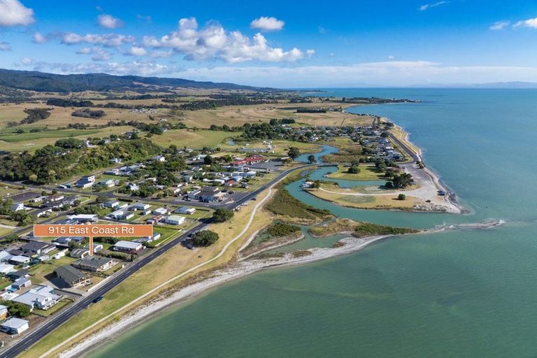 Photo of property in 915 East Coast Road, Kaiaua, Pokeno, 2473