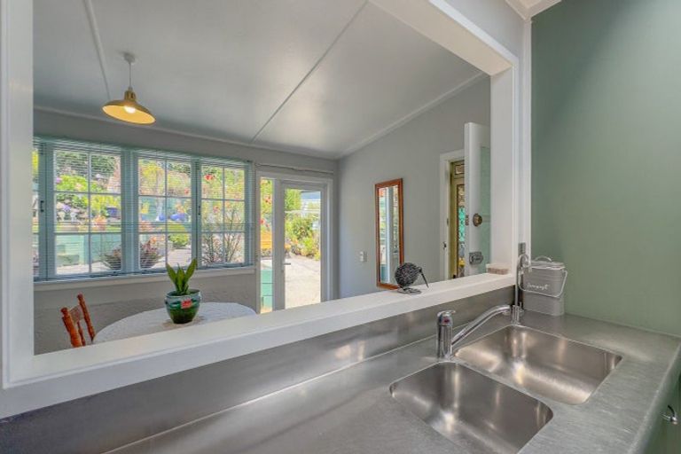 Photo of property in 102 Karaka Road, Thames, 3500