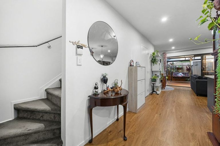 Photo of property in 4/143 Portage Road, New Lynn, Auckland, 0600