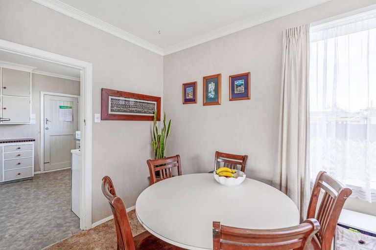 Photo of property in 9 Carlisle Street, Levin, 5510