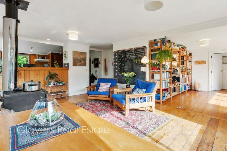 Photo of property in 205 Victory Road, Laingholm, Auckland, 0604