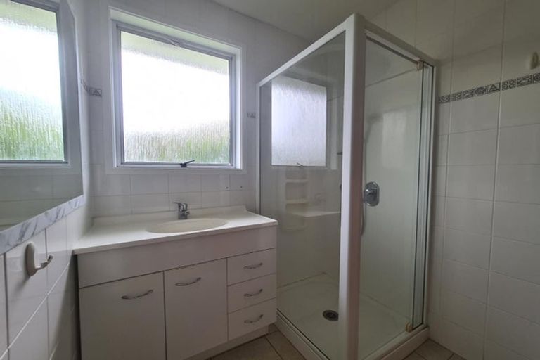 Photo of property in 1 Murillo Place, Henderson, Auckland, 0612