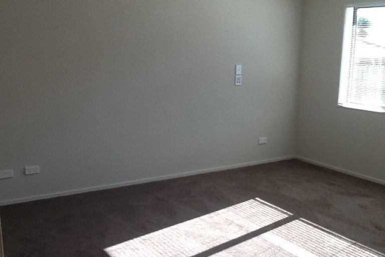 Photo of property in 17 Newinn Crescent, East Tamaki Heights, Auckland, 2016