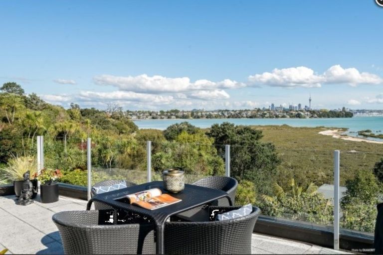 Photo of property in 2/16 Pine Ridge Terrace, Hauraki, Auckland, 0622