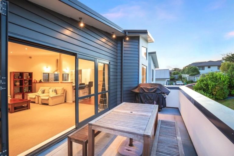 Photo of property in 85 Te Puia Drive, Aotea, Porirua, 5024