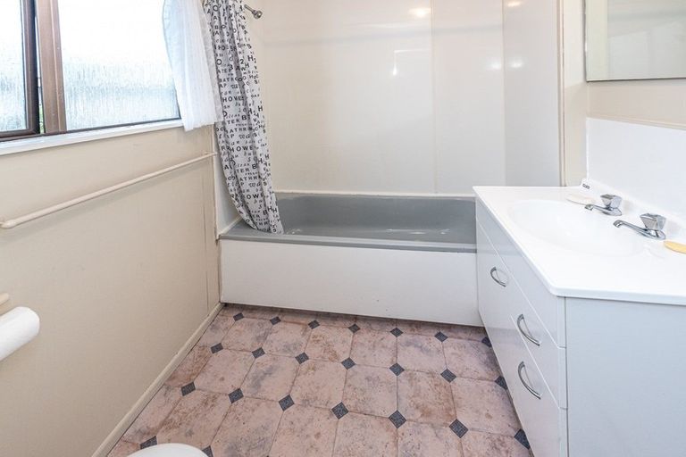 Photo of property in 2b Roberts Avenue, Aramoho, Whanganui, 4500