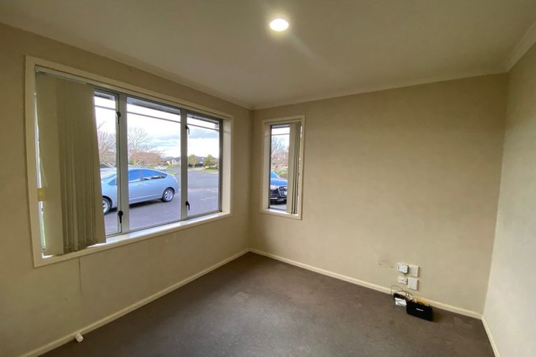 Photo of property in 19 Innswood Place, Rototuna North, Hamilton, 3210