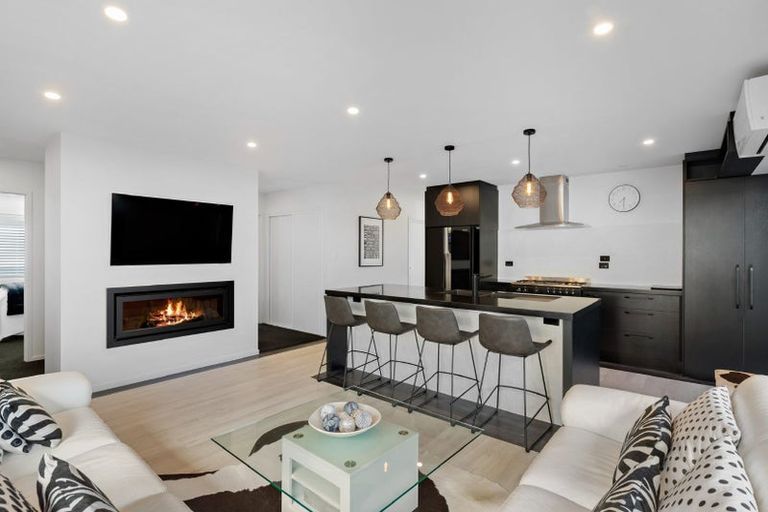 Photo of property in 13 Howden Drive, Jacks Point, 9371