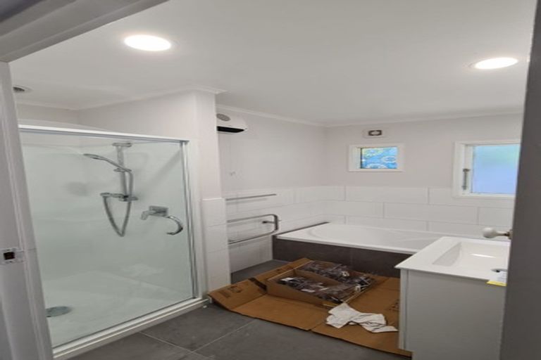 Photo of property in 40a Peach Road, Glenfield, Auckland, 0629