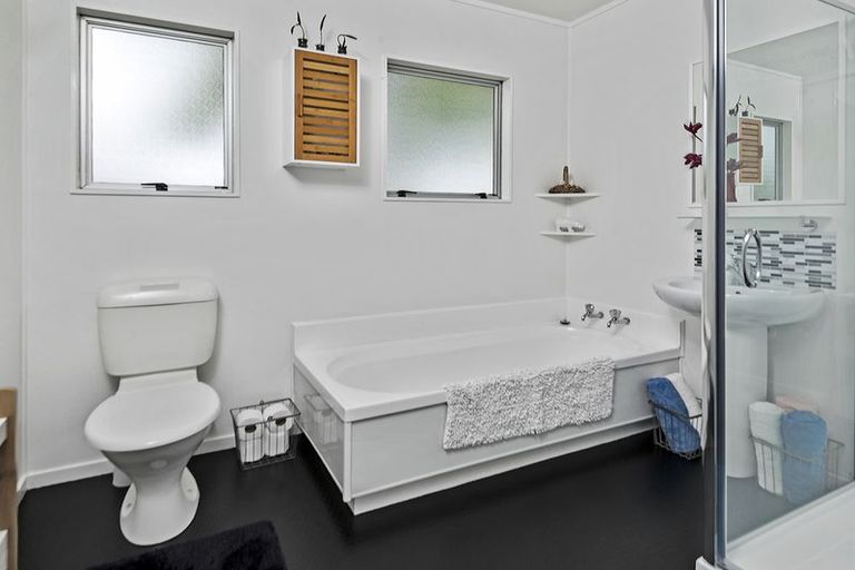 Photo of property in 62 Hamilton Drive, Waiuku, 2123