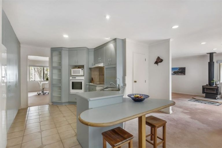 Photo of property in 6 Pounamu Avenue, Greenhithe, Auckland, 0632