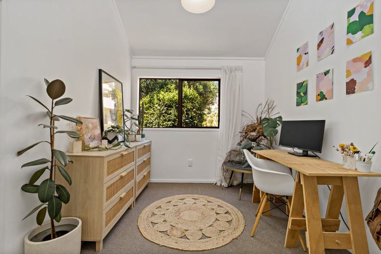 Photo of property in 2/29a Rangatira Road, Birkdale, Auckland, 0626