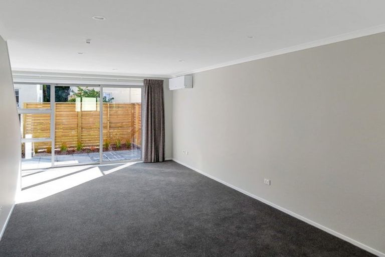 Photo of property in 7 John Reynolds Square, Hutt Central, Lower Hutt, 5010