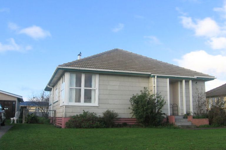 Photo of property in 17 Manchester Street, Takaro, Palmerston North, 4412