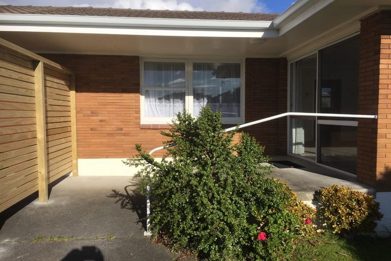 Photo of property in 2/18 Shirley Avenue, Papakura, 2110