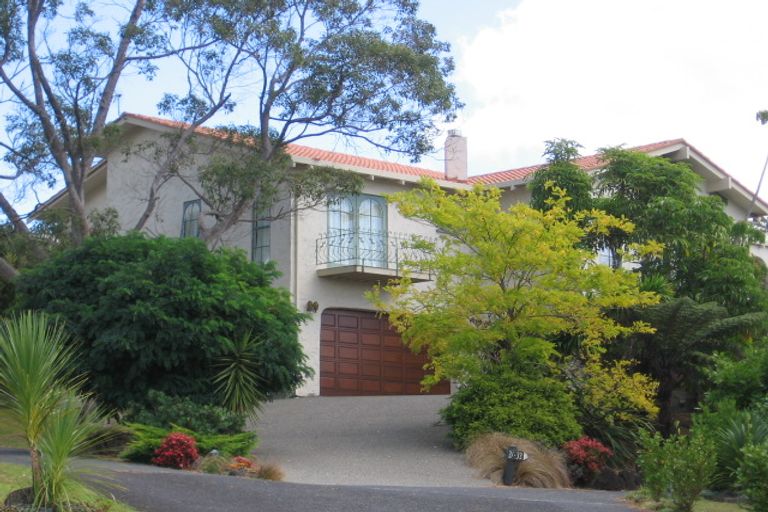 Photo of property in 37 Macnay Way, Murrays Bay, Auckland, 0630