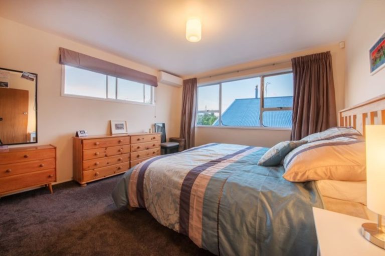 Photo of property in 32 Renata Crescent, Te Atatu Peninsula, Auckland, 0610