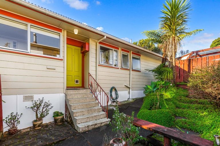 Photo of property in 6 Hewlett Road, Massey, Auckland, 0614
