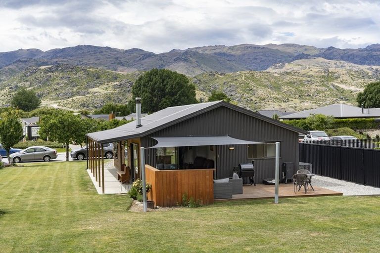 Photo of property in 32 Perriam Place, Mount Pisa, Cromwell, 9383