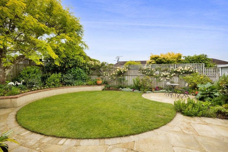 Photo of property in 13 Chilman Street, Strandon, New Plymouth, 4312