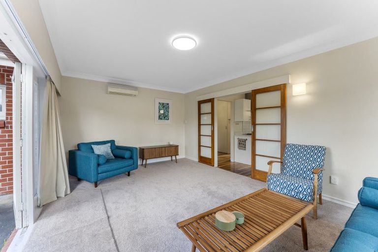 Photo of property in 26 Walton Avenue, Waikanae, 5036