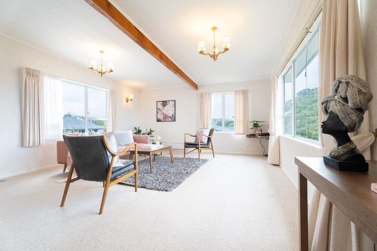 Photo of property in 4 Compass Way, Whitby, Porirua, 5024