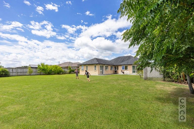 Photo of property in 16 Fruitlands Road, Kumeu, 0810