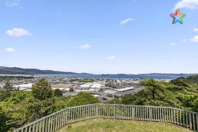 Photo of property in 11a Chestnut Grove, Maungaraki, Lower Hutt, 5010