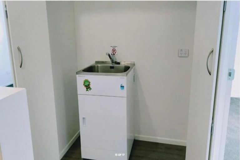 Photo of property in 4b Wattle Road, Sunnyvale, Auckland, 0612