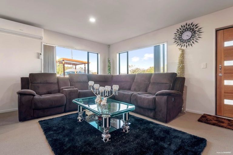 Photo of property in 84 Robert Skelton Place, Clendon Park, Auckland, 2103