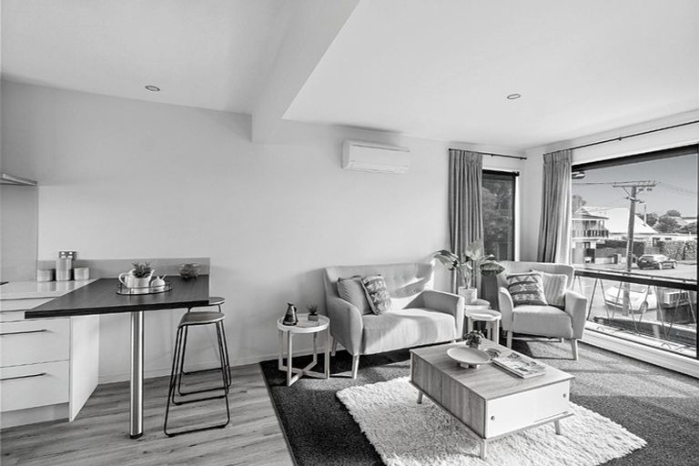 Photo of property in 4/22 Springfield Road, St Albans, Christchurch, 8014