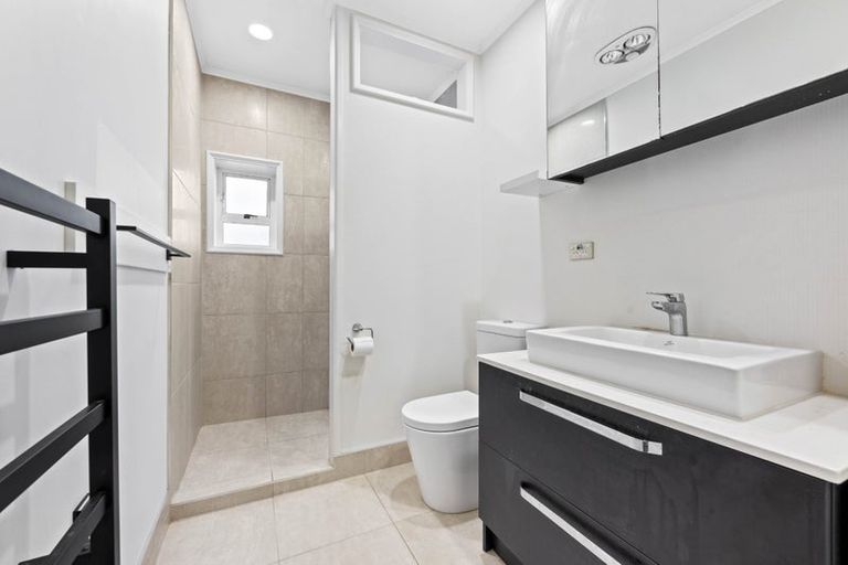 Photo of property in 56 Parkhill Road, Mellons Bay, Auckland, 2014