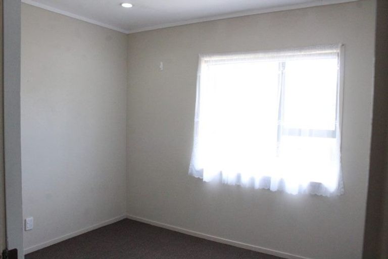 Photo of property in 28a Clovelly Road, Bucklands Beach, Auckland, 2012